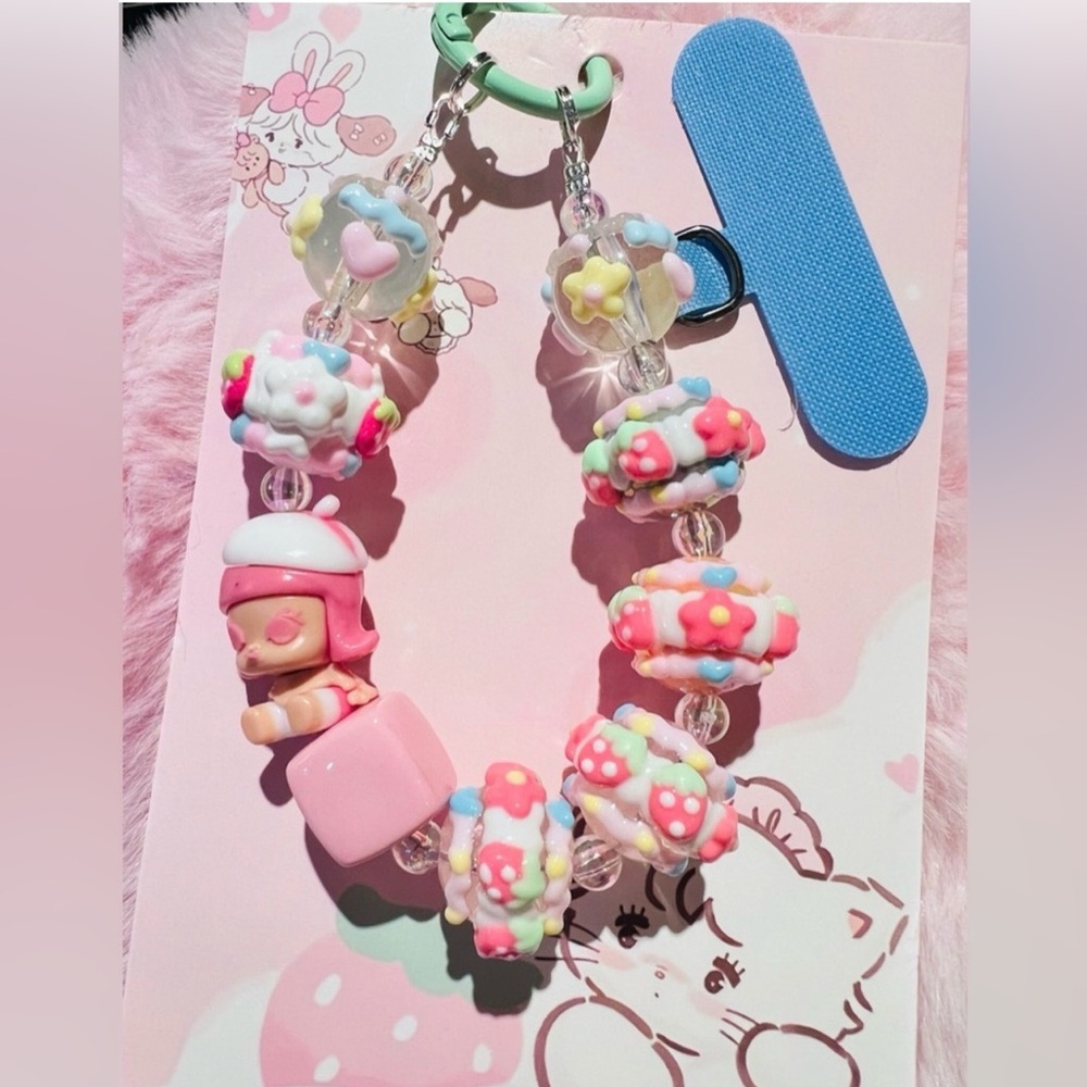 🌸Colorful Beaded with Cute Pink Crybaby Charm Keychain